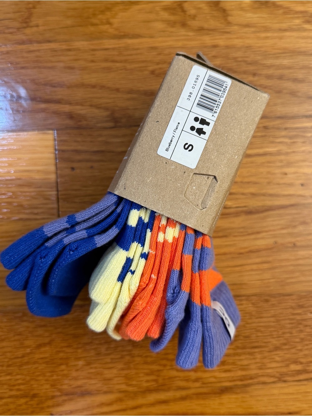 On Kids' Sock 4-Pack in the Blueberry / Flame - Size Small NWT